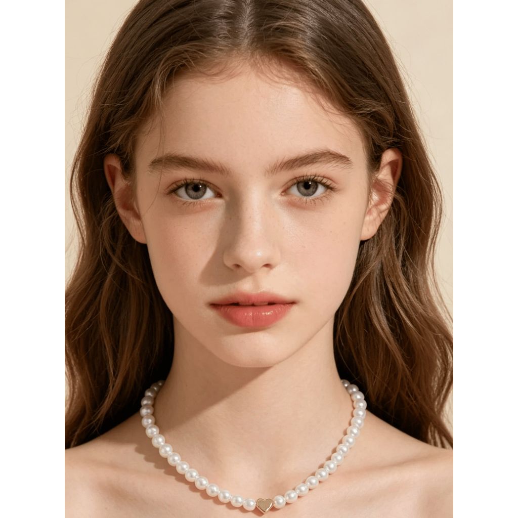 [Bo Ye] ins สไตล์ Niche สร้อยคอมุกเทียมสาววัยรุ่นแฟชั่น All-Match เย็บหัวใจรักจี้ Clavicle Chain หรู