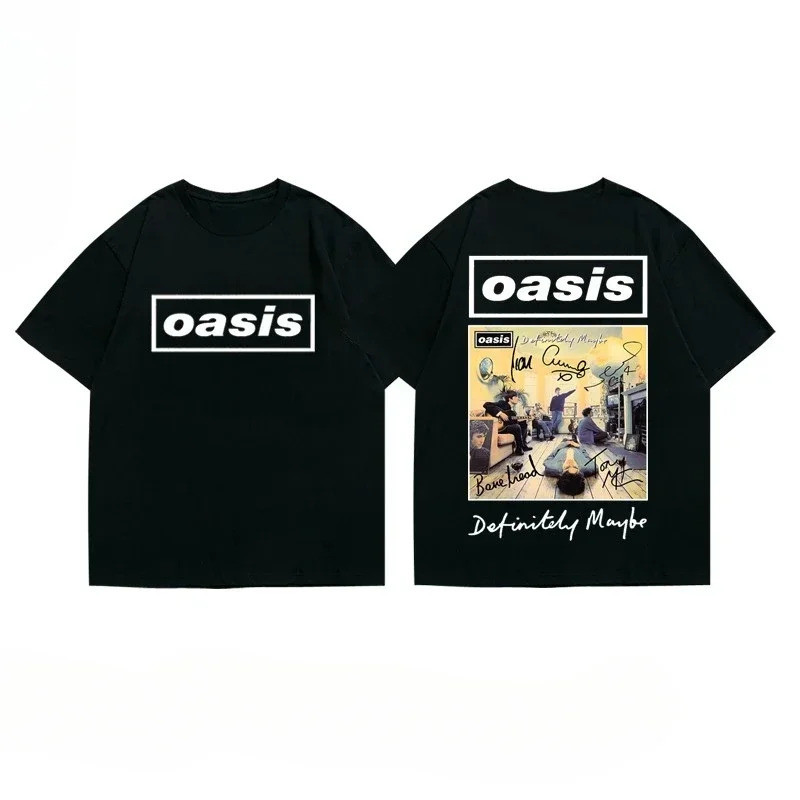 เสื้อยืดลาย Oasis พร้อมโลโก้ Oasis และสำเนาปกอัลบั้ม "Definitely Maybe" ที่มีลายเซ็นต์ - ของสะสมสไตล์บริทป็อป