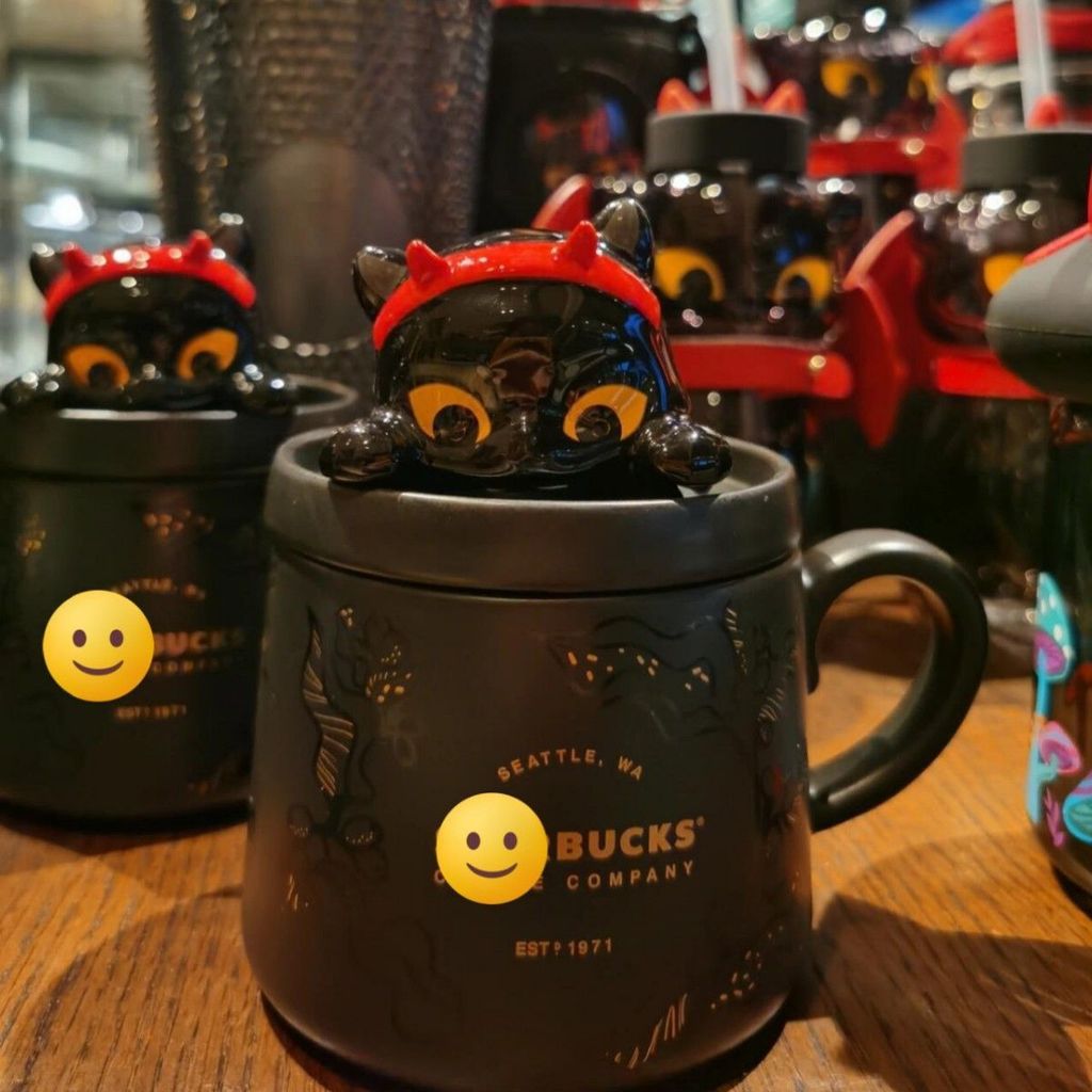 ★Ins Starbucks ของขวัญสไตล์ใหม่ Lace-Up ฝาปิดคอลัมน์ถ้วยน้ําชุดฮาโลวีนรางวัลแมวกาแฟแก้วเซรามิคพร้อมฝาปิดถ้วยแมวดํา
