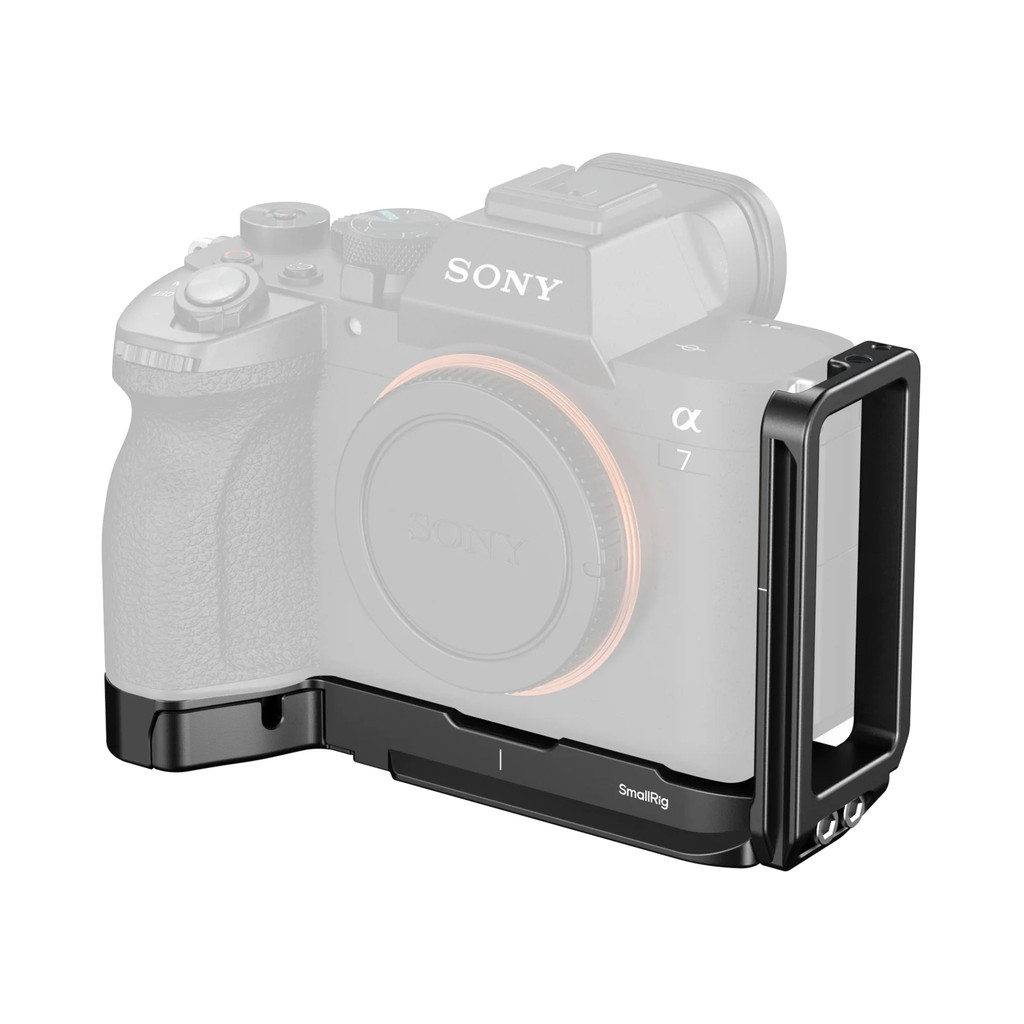 SmallRig 6034 A7 V L-Shaped Mount Plate with AirTag Slot สําหรับ Sony Alpha 7 V / 7R V / 7 IV พร้อม 