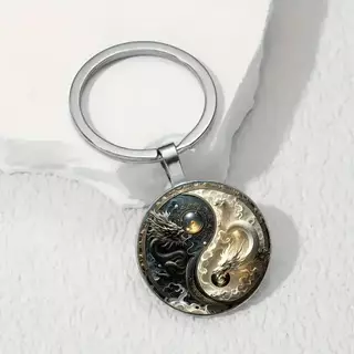 SEE Yin Yang Dragon พวงกุญแจ - จี้โลหะผสมแฟชั่น, การออกแบบ Bla และมังกรขาว, เหมาะสําหรับกระเป๋า, Bapas และของขวัญที่ไม่ซ้ํากัน TH