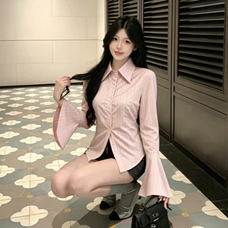 Bella Shop เสื้อเชิ้ตแขนยาวแฟชั่นสำหรับผู้หญิง เสื้อเชิ้ตลายทางสีน้ำเงินแขนบาน สไตล์สลิมฟิต สไตล์เกาหลี ทรงสวย
