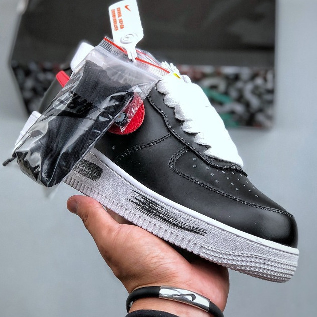 รองเท้าผ้าใบ PEACE MINUS ONE x AIR FORCE 1 สไตล์ลำลอง