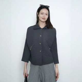 จีบเสื้อผ้าออกแบบเสื้อแจ็คเก็ตสั้นผู้หญิงหลวมแฟชั่น Classy C…