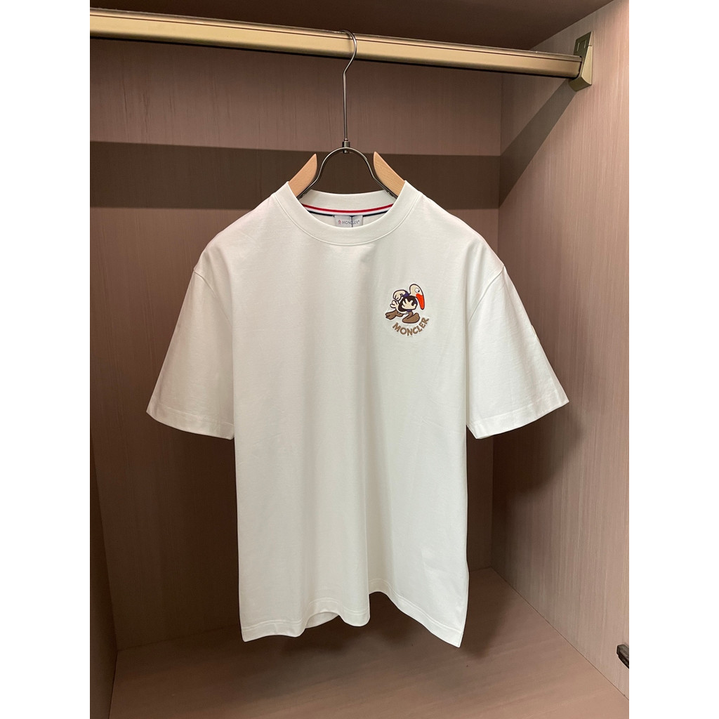 Moncler2026 Moncler 2026 คลาสสิกรอบคอแขนสั้นเสื้อยืดผู้ชายผู้หญิงสไตล์ High-End ใหม่สบาย Breathable 