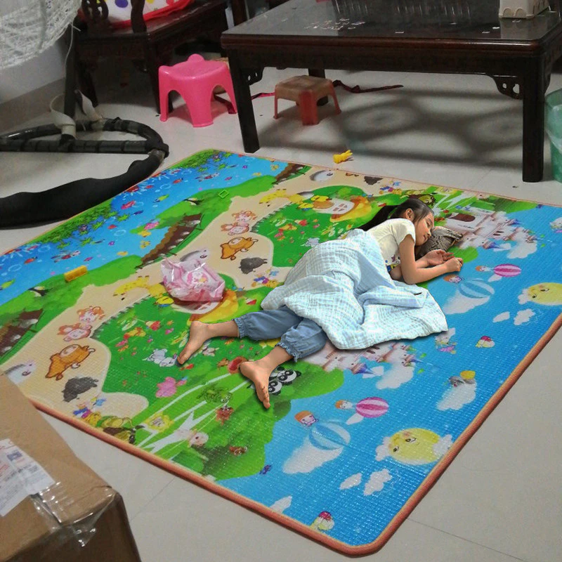 เสื่อรองนอนพับได้ เสื่อพลาสติกฟองน้ำโฟมกันความชื้น