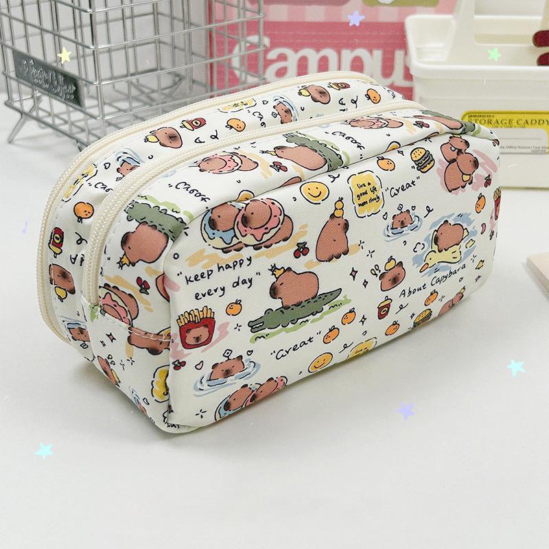 <zhuliye123> ความจุขนาดใหญ่ Capybara Kt Cat Pochacco ปากกากระเป๋ามัลติฟังก์ชั่เก็บกระเป๋าดินสอโปร่งใ