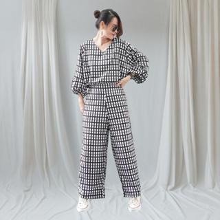 C005 ชุดเซ็ท ผ้าไหมอิตาลี่พรีเมี่ยม อก50“ ทรงคอวี แขนแต่งบอล…