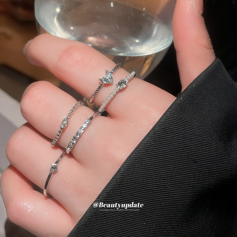 ชุด 5 ชิ้นของ พลอยเทียม และแหวนเปิดนิ้วมุกที่เรียบง่ายและมีสไตล์สําหรับผู้หญิง