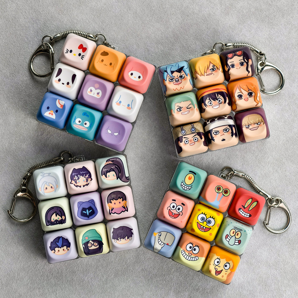 MAIMOOO การ์ตูนอะนิเมะ Keycap จี้ความเครียดบรรเทาของเล่น 9 ชิ้น Mini คีย์บอร์ดพวงกุญแจน่ารัก Sanrio Naruto Gintama Spongebob Valorant เซเลอร์มูน One Piece Keycap พวงกุญแจ