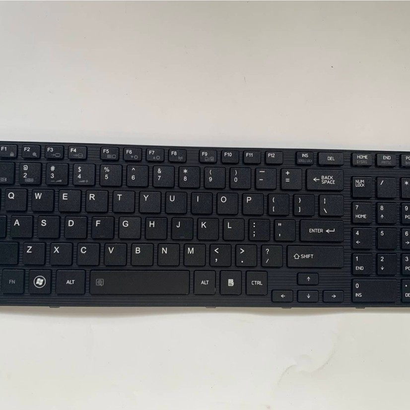 US Layout แป้นพิมพ์แล็ปท็อปสําหรับ Toshiba Satellite A660 A660D A665 A665D ไม่มีจุดไม่มีเรืองแสงสีดํ