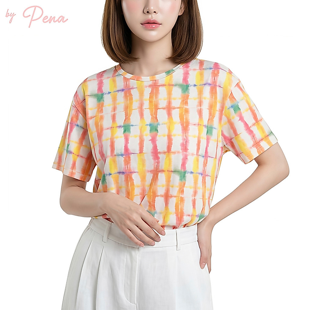 By Pena เสื้อยืดคอกลมพิมพ์ลายกราฟฟิกและลายอาร์ต  BPTS042601