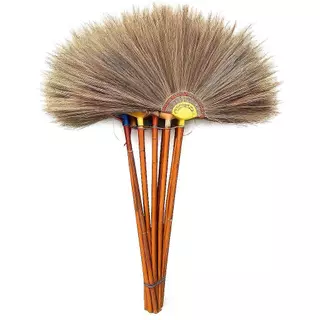 ไม้กวาดดอกหญ้าด้ามไม้ คละสี ยาว 70cm ไม้กวาดไม้ไผ่ broom ไม้กวาดทำความสะอาดพื้น ไม้กวาดราคาถูก