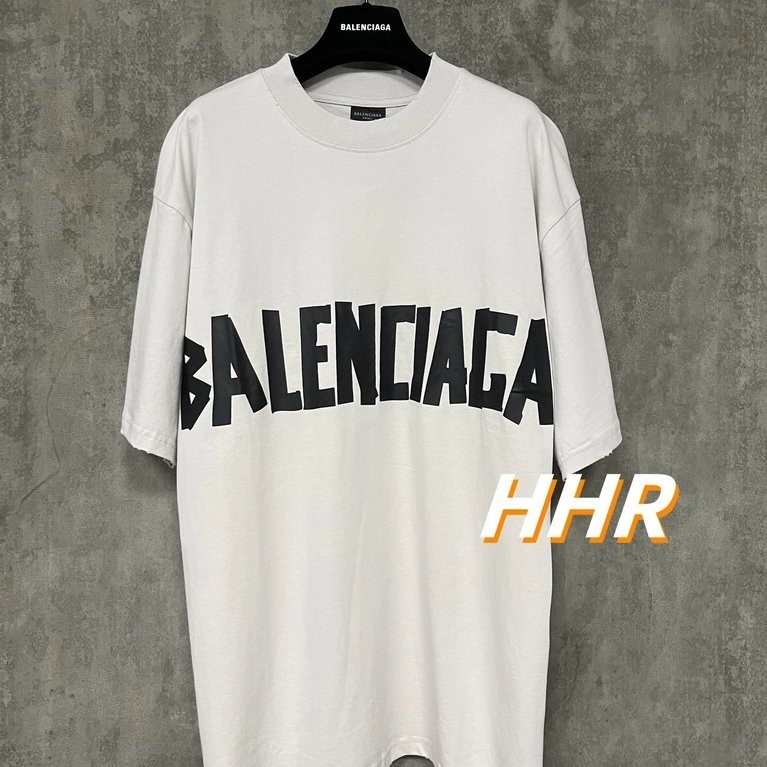 [รุ่นที่ถูกต้อง] Balenc1ag @/Paris 25ss Art Tape พิมพ์โลโก้รอบคอแขนสั้นเสื้อยืด OS หลวมผู้ชายผู้หญิง