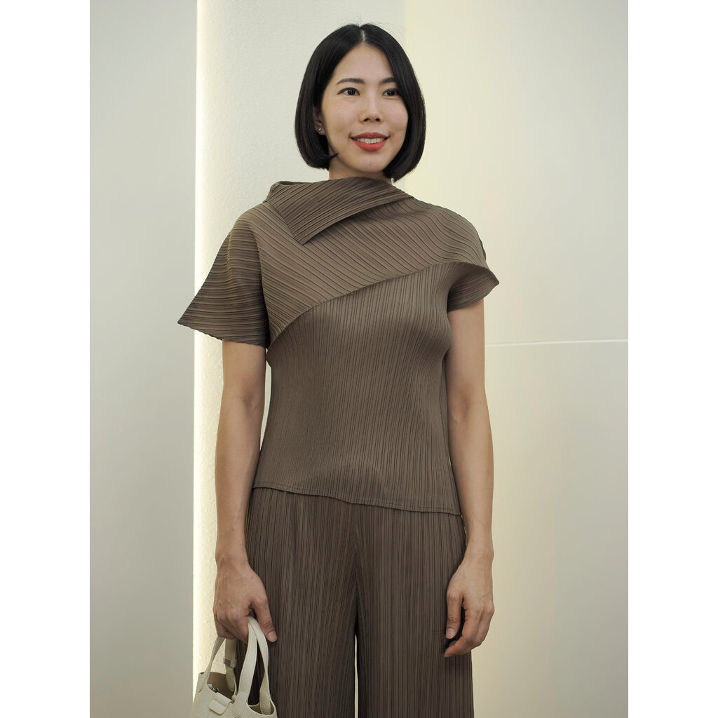 SALE20%!! อกถึง 40 นิ้ว 2MUAY รุ่น GM15061 เสื้ออัดพลีท FOLD NECK ASYMMETRIC PLEATED TOP 12สี FREE SIZE