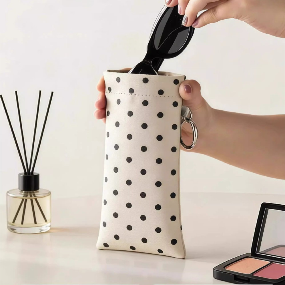 กระเป๋าแว่นตาลายจุดแว่นตากันแดดแบบแขวนได้แบบพกพาเคสป้องกันเหมาะสําหรับเดินทางกลางแจ้ง