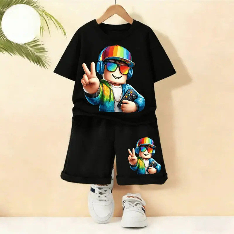 ชุดเสื้อ+กางเกงขาสั้นเด็กชาย ลายตัวละคร Roblox สีรุ้ง สวมหูฟังและหมวก สไตล์สนุก คุณภาพดี ใส่สบาย ไซส์100-150