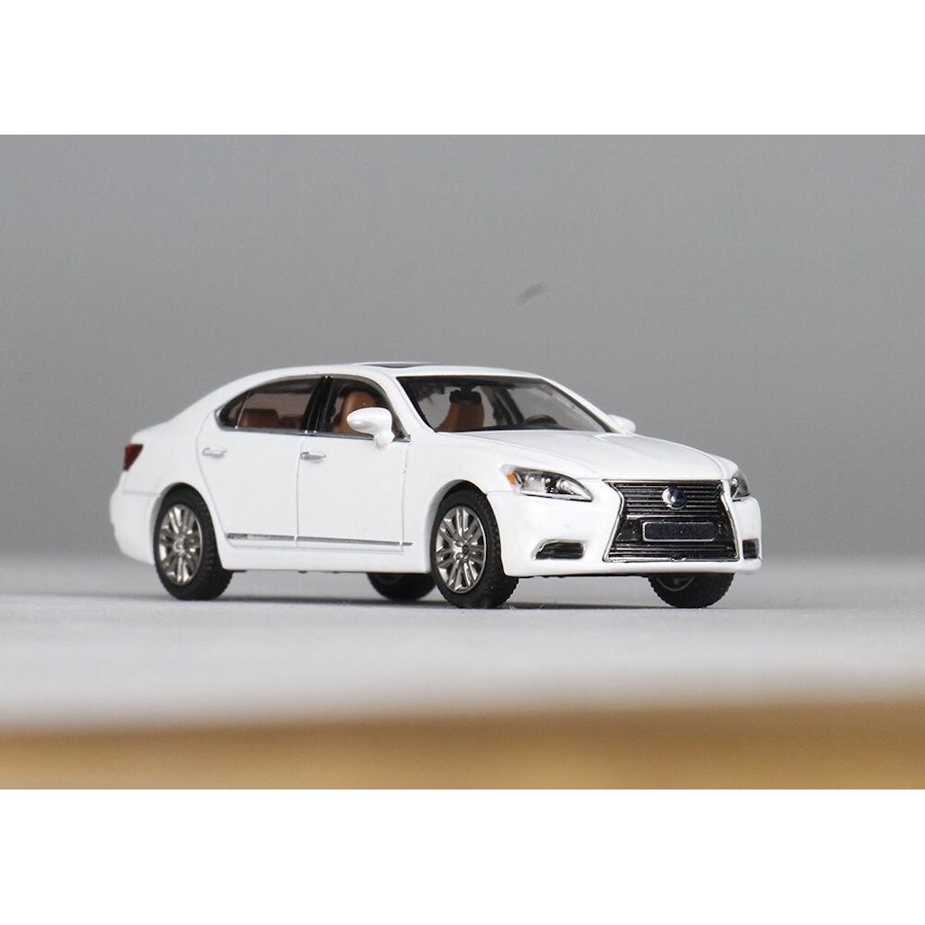 Mytopstore JKM 1:64 สีขาว LS600hL หรูหราซีดานกีฬารุ่นDiecastโลหะจอแสดงผลรถใหม่