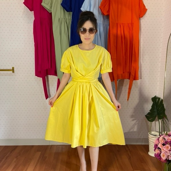PLAIN DRESS WITH WAIST STRAP