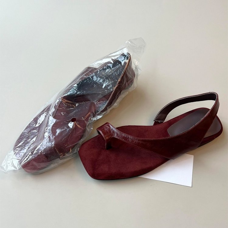 รองเท้าแตะผู้หญิงสแควร์ Toe ส้นแบน Super Soft One-word Strap Set Toe