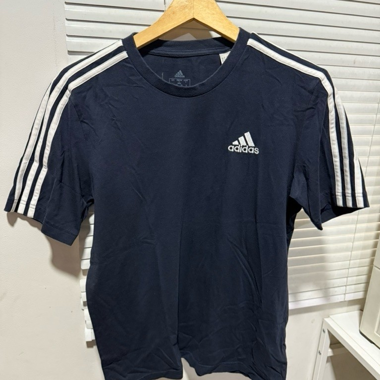 เสื้อ Adidas Preloved