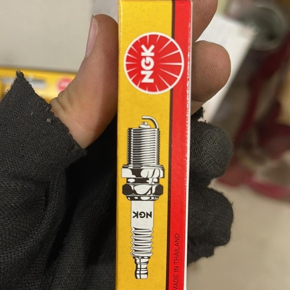 หัวเทียนมอเตอร์ไซค์ NGK (ขาสั้น ขายาว) made in Thailand ของแท้ - ชนิดดี