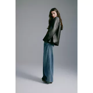 H&M(เอชแอนด์เอ็ม) กางเกงยีนส์เอวปกติทรงกว้าง Women Wide Regular Waist Jeans 1308273_1
