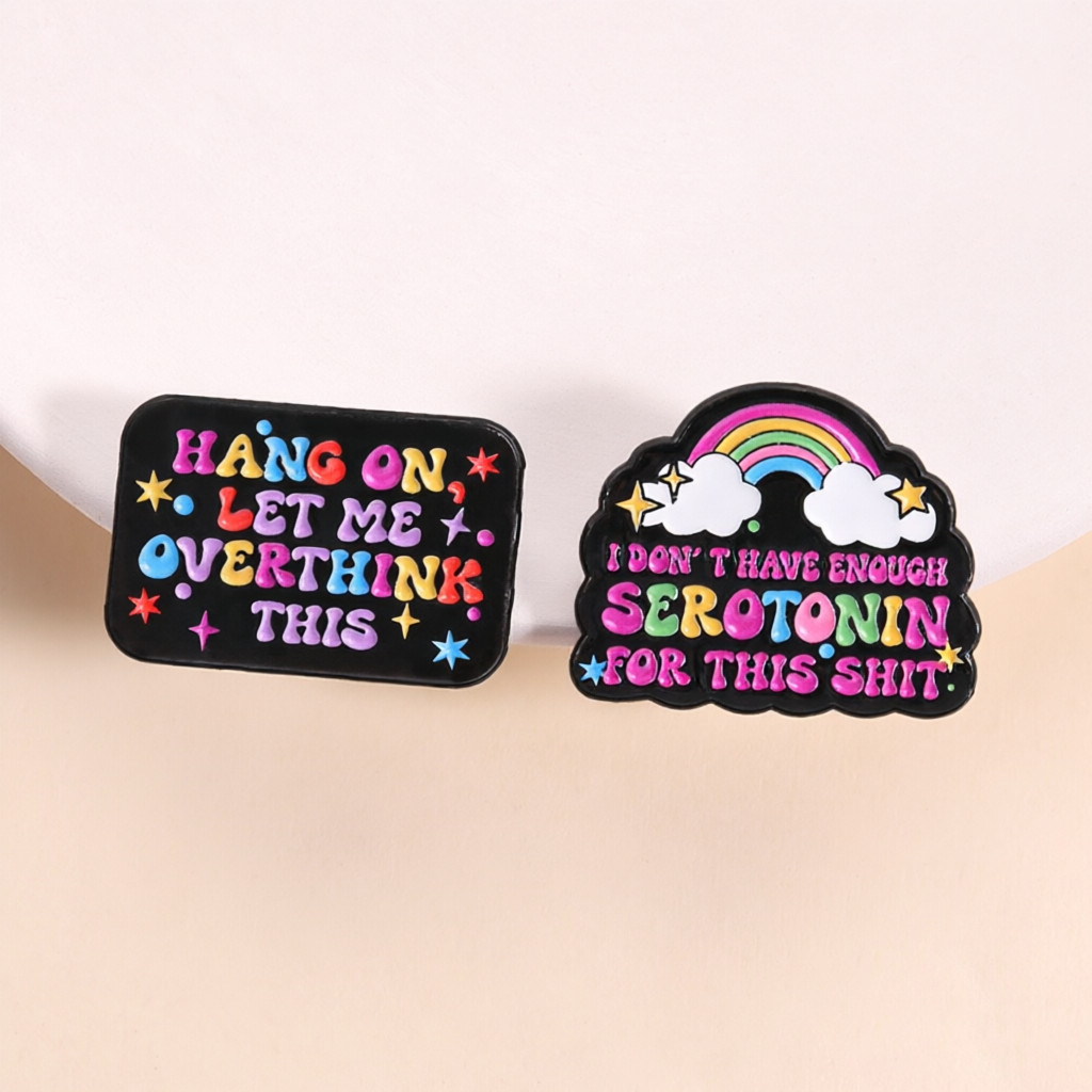 ตลก Overthink Themed เคลือบ Pin สีสัน Sarcastic คําคมเข็มกลัด Anti Hustle สุขภาพจิต Badge Dark อารมณ์ขันอุปกรณ์เสริมแฟชั่น