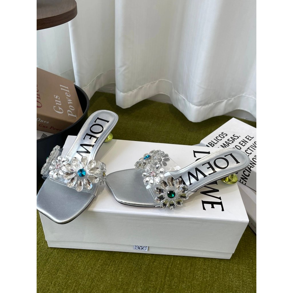 0528LOEWE LoeWE 26ss ฤดูร้อนสไตล์ใหม่ Rhinestone Square Toe รองเท้าแตะแบนรองเท้าแตะ