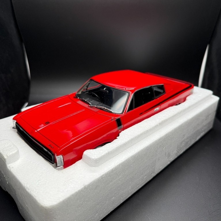 Autoart 1/18 CHARGER CHARGER E49 Non-Brand New Car Factory Product Control Old Alloy AA Default Meas