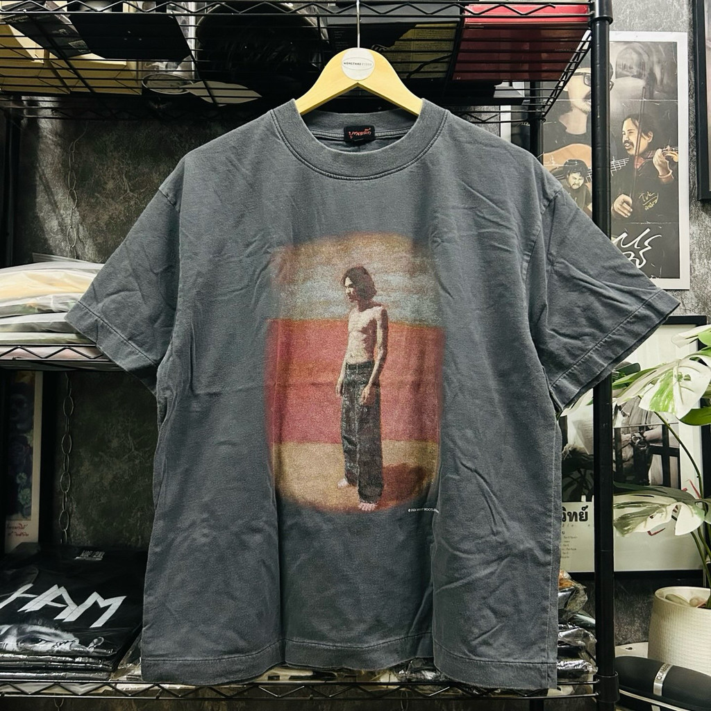 เสื้อยืด คอลเลคชั่นล่าสุดของวง เสื้อไววิทย์ รุ่นล่าสุด “บูทเหล็ก” #เสื้อไววิทย์  #เสื้อวงไทย  #ไววิทย์  S-5XL