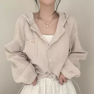 STYLE#เสื้อฮู้ดครอปสำหรับผู้หญิง ดีไซน์ลายทาง แขนทรงโคมไฟ ตกแต่งด้วยกระดุม#99409