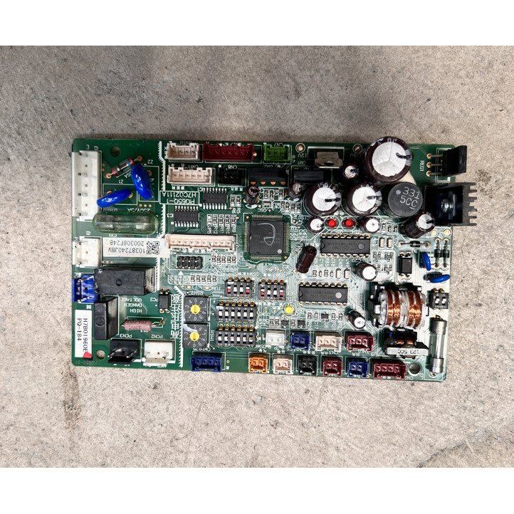 Hisense Hitachi เครื่องปรับอากาศส่วนกลาง H7B01960E เมนบอร์ดภายใน H7C02111A บอร์ดคอมพิวเตอร์ PI065Q-4