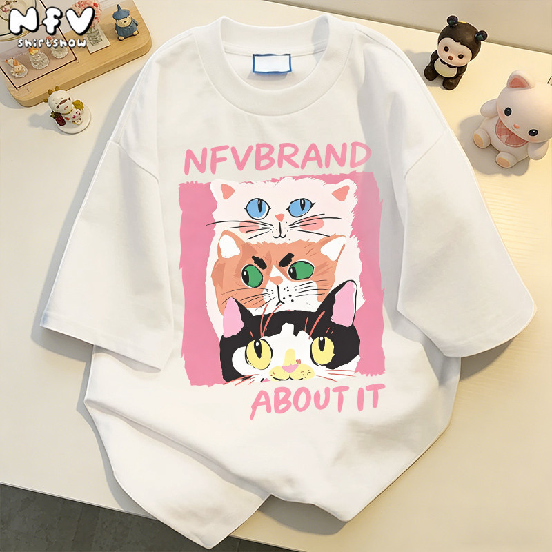 【จัดส่งตลอด 24 ชั่วโมง】NFV ใหม่ล่าสุด🌟แฟชั่นเกาหลี เสื้อยืดเปล่า ลายพิมพ์แมวน่ารัก ผ้าฝ้าย 100% YG6270