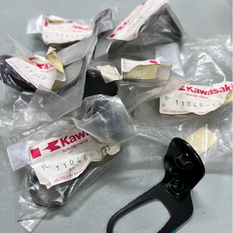 ขายึดแฟริ่ง KAWASAKI AR80 ️
