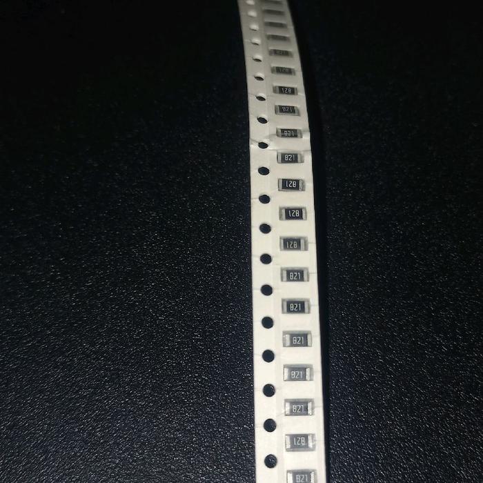 ตัวต้านทาน SMD 1206 820r 1/4w เดิม yageo taiwan รหัส 8200 / 821 820ohm 820 R โอห์ม 1/4 วัตต์ชิปแท่ง 