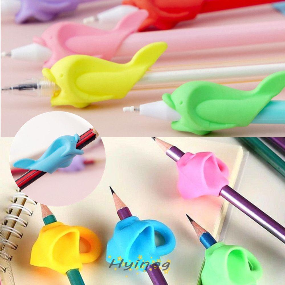HYINOG สีสุ่มซิลิโคนดินสอ Grips Professional ปลารูปเครื่องเขียนการฝึกอบรม Grip Holder