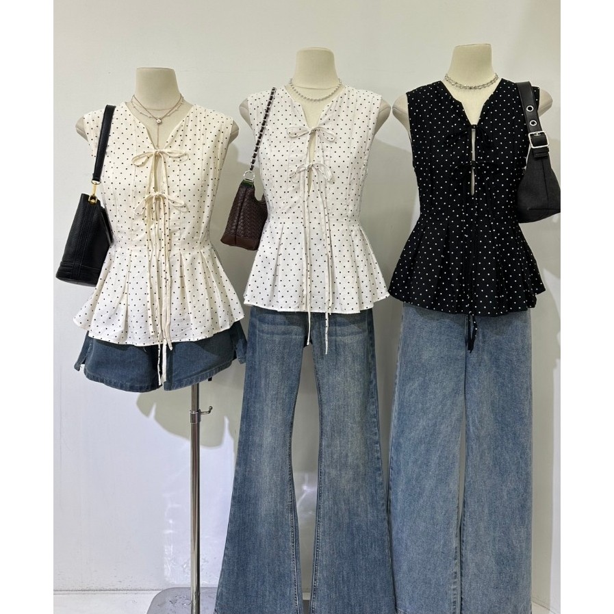 B681 เสื้อแขนกุดลายจุด ผูกโบว์หน้า เอวระบาย