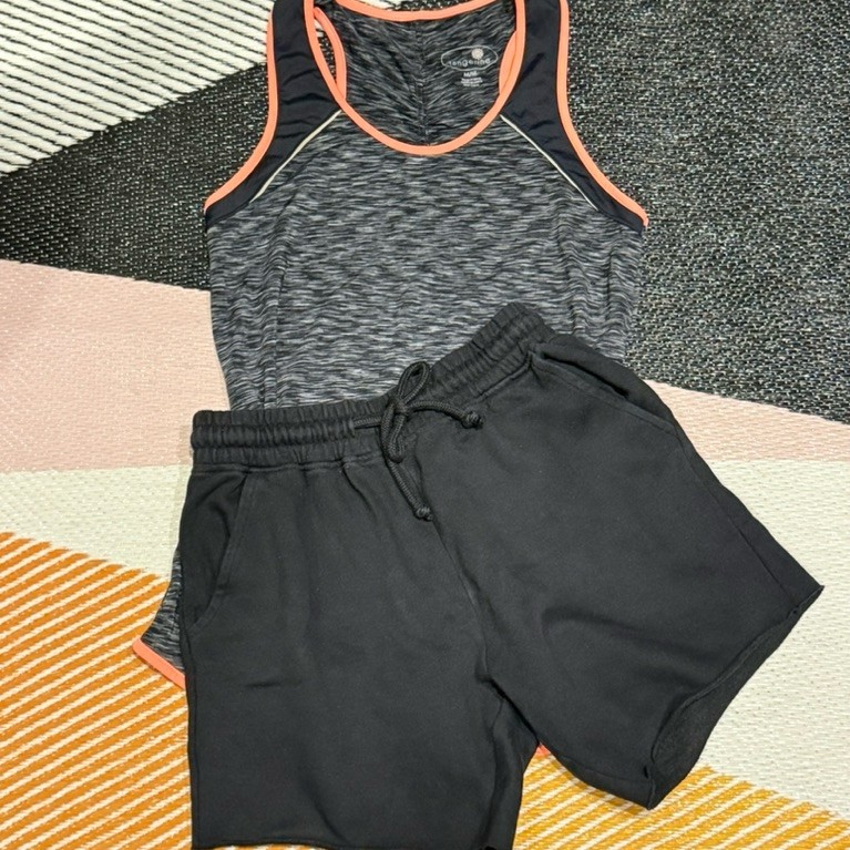 เสื้อยืดออกกำลังกาย ผ้ากีฬา Tangerine Size M แถมกางเกงขาสั้นสีดำ FSBN
