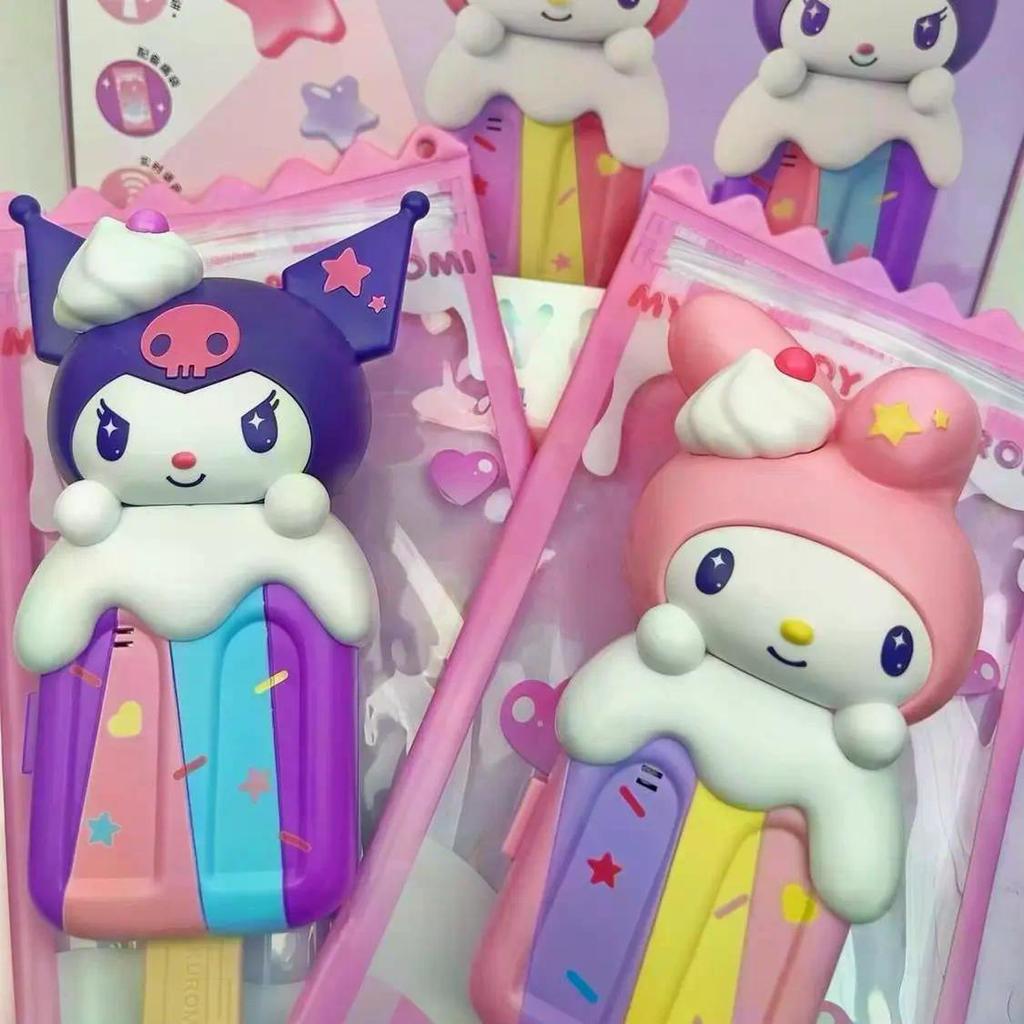 2026 สไตล์ใหม่ 2026 วัน 1 KFC KFC Hello Kitty ของเล่น Hello Kitty สระว่ายน้ําเครื่องประดับส่องสว่าง KFC Sanrio20260606