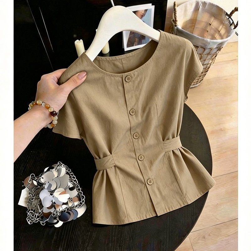 เสื้อแขนสั้นผู้หญิงฤดูร้อน 2026 สไตล์ใหม่ขนาดใหญ่เอวแคบ Slimmer ดูลดอายุแฟชั่น Top
