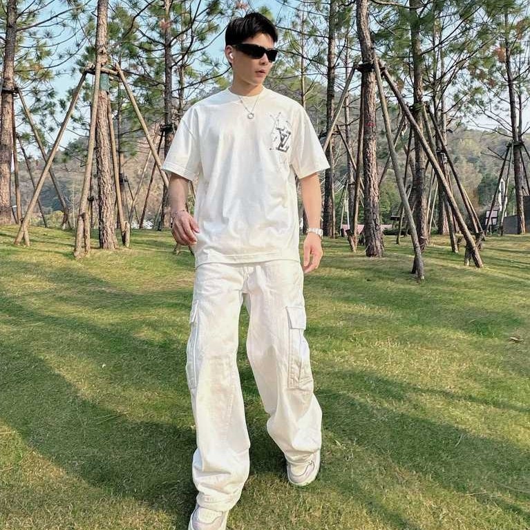 LOUIS VUITTON/LV/2026 คลาสสิกรอบคอแขนสั้นเสื้อยืดผู้ชายผู้หญิงฤดูใบไม้ผลิแฟชั่นใหม่ Co-Branded Top C