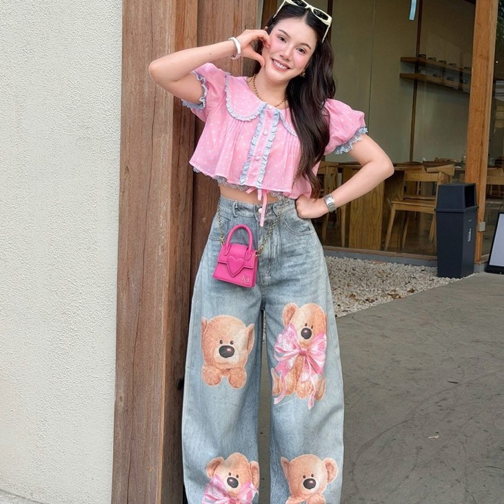 Jidapa style brand หวานเจี๊ยบ เซ็ตยีนส์ต้าวหมีสีฟอกผ้านุ่มมากๆ กับเสื้อสุดฮอต สีหวานเจี๊ยบ