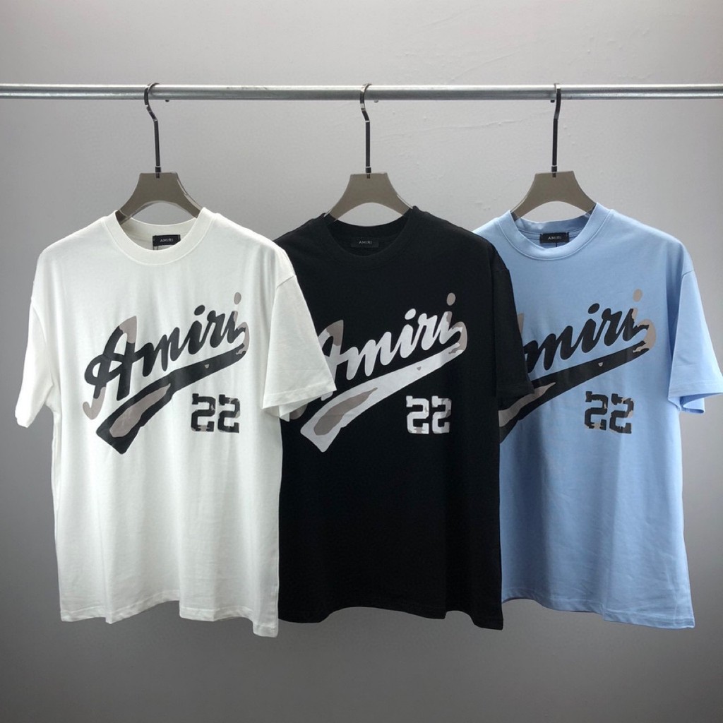 0ZIC Amiri เสื้อยืดแขนสั้นด้านหน้าด้านหลังตัวเลขพิมพ์ตัวอักษรผู้ชายผู้หญิงสไตล์เดียวกัน Top