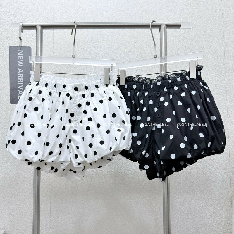 กางเกงขาสั้นทรงบอลลูนขอบเอวเย็บผ้าลูกไม้ Lace edge puff shorts