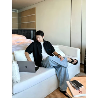 เสื้อเชิ้ตแขนสั้นผู้ชายทรงหลวม ผ้าไอซ์ซิลค์ สัมผัสเย็น แห้งไว ไม่เหนียวตัว สไตล์เกาหลี ใส่สบาย【กรุงเทพ พร้อมส่ง】