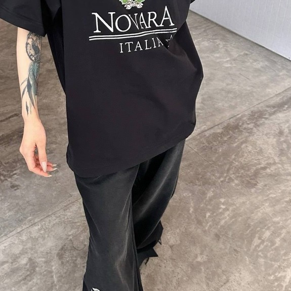BALENCIAGA/BALENCIAGA 2026 คลาสสิกรอบคอแขนสั้นเสื้อยืดผู้ชายผู้หญิงหนา Impervious อินเทรนด์พิมพ์โลโก