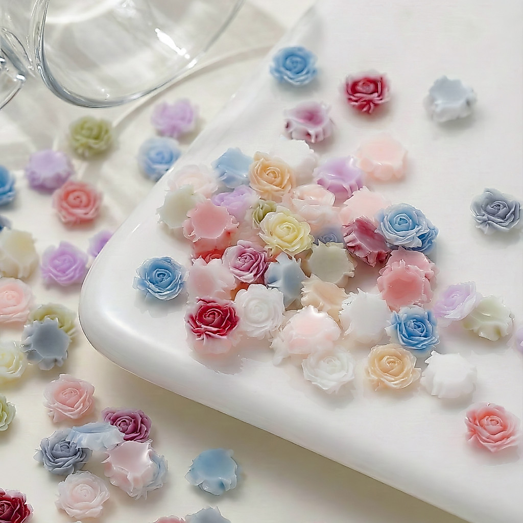 50ชิ้น ดอกกุหลาบเรซิ่น 3D 6-8มม. ดอกไม้ขนาดเล็ก สำหรับติดเล็บ ตกแต่งเคสโทรศัพท์ DIY งานประดิษฐ์