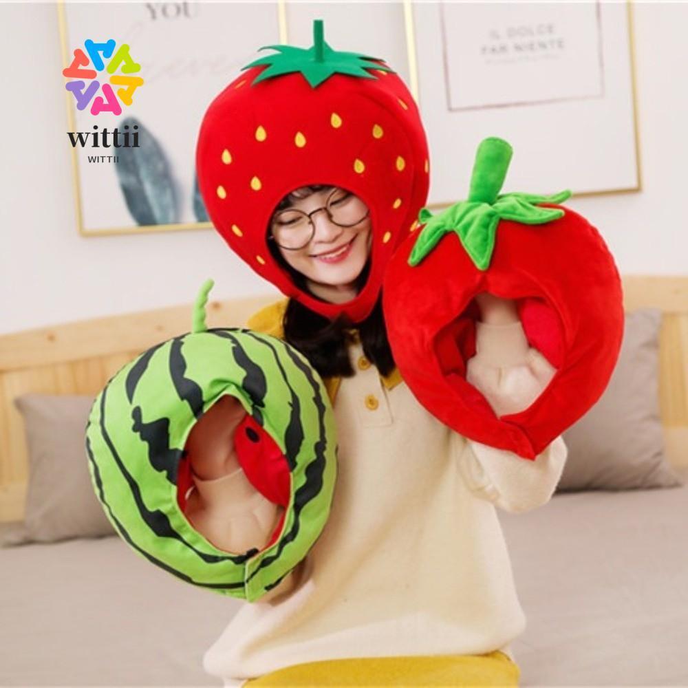 หมวกผลไม้ WITTII สีส้มนุ่มแบบปรับได้ ออกแบบเป็นสตรอเบอร์รี่ การ์ตูนตลก เหมาะสำหรับคอสเพลย์
