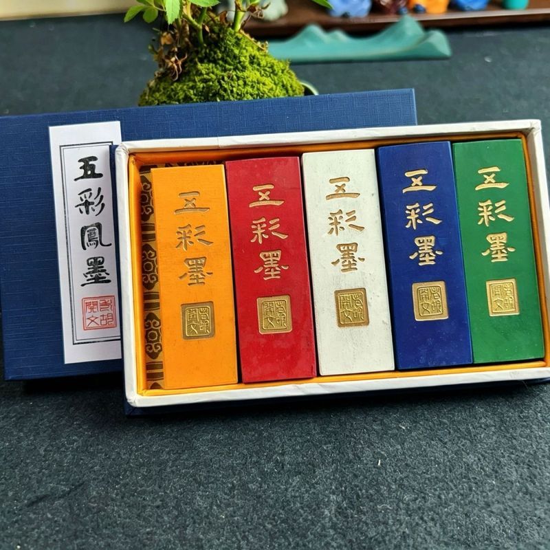 กระดาษข้าวธงสี่เหลี่ยมเธอ County เก่า Hu Kaiwen สีห้าสี Phoenix Ink Single Ingot 1 Taeel Together 5 Taeels Together 2000 หมึกเก่าภาพวาดการประดิษฐ์ตัวอักษรสี